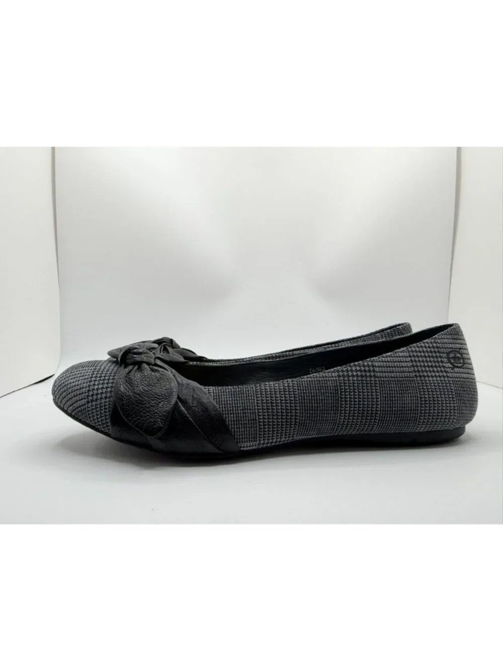 Born Molly Flats Women Size 7.5M Gray Plaid Fabric Round Toe Cushioned Shoes